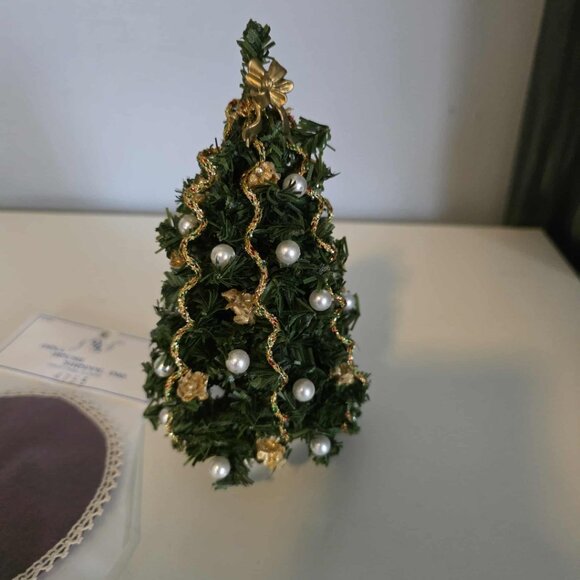 NWT Doll House Miniature Christmas Tree with Skirt - Picture 5 of 6